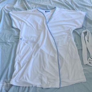 Terry cloth white and blue robe size 2X-3X crossover short sleeve Penningtons